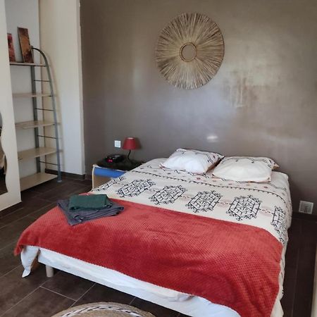 Chambre Privee Avec Parking Ним Экстерьер фото