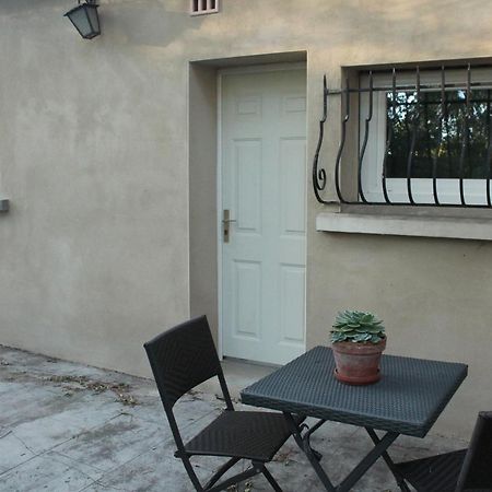 Chambre Privee Avec Parking Ним Экстерьер фото