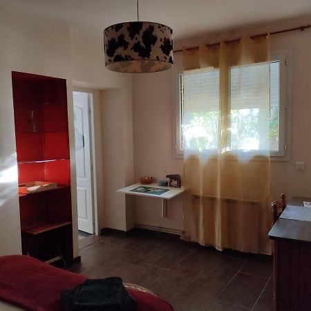 Chambre Privee Avec Parking Ним Экстерьер фото